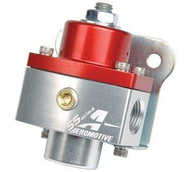 Regulator ciśnienia paliwa Aeromotive SS Carburetor 750HP 3/8" NPT Czerwony