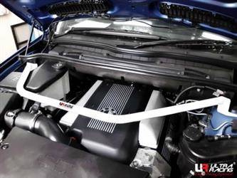 Rozpórka BMW E53 X5 4.4 99-06 UltraRacing przednia górna Strutbar