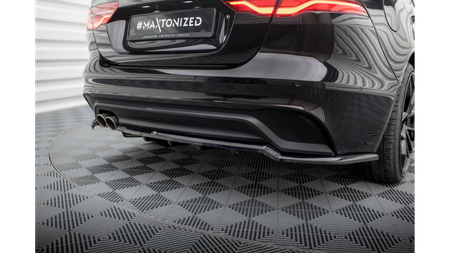 Splitter Jaguar XE X760 Facelift Tył Środkowy z Dyfuzorem