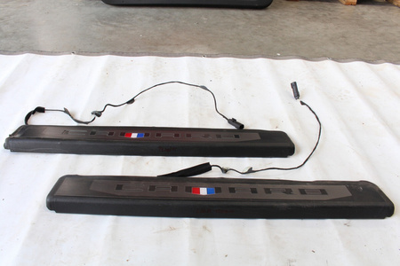 Nakładki na progi podświetlane Camaro SS 2016+