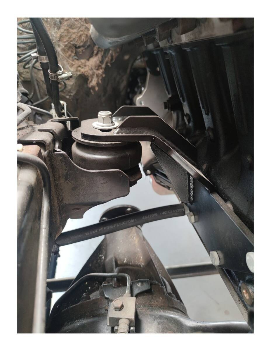 Łapy silnika M57 Nissan Patrol 3.0 Y61 Top Mount Akcesoria 4x4