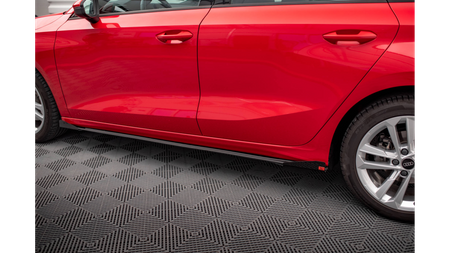Dokładki Progów Street Pro + Flaps Audi A3 8Y Black-Red + Gloss Flaps