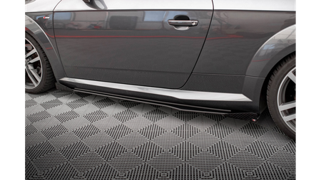 Dokładki Progów Street Pro + Flaps Audi TT S / S-Line 8S Black-Red + Gloss Flaps