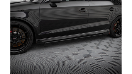 Dokładki Progów Street Pro v.1 + Flaps Audi RS3 Sedan 8V Facelift Black-Red + Gloss Flaps